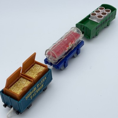 Thomas Trackmaster Spaghetti Meatballs Delivery Cars Lot Trucks & Track Set