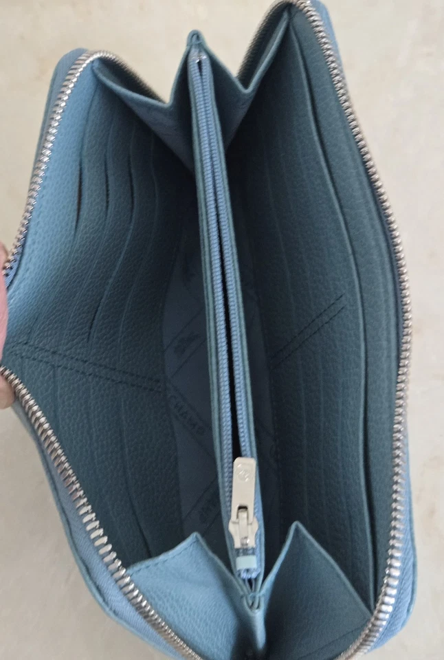 Cartera Longchamp Le Foulonne Lagoon Cuero 3/4 Cremallera Carreras Logo Repujado Foto 3 de 4