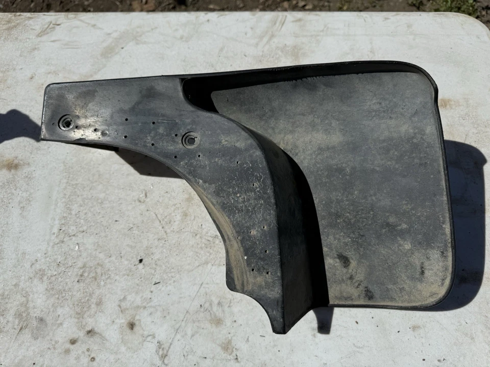 1999 Isuzu Trooper 3.5L 4X4 para-lamas traseiro esquerdo LH protetor contra respingos fabricante de equipamento original - Imagem 4 de 4
