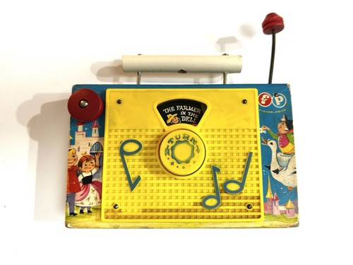 Fisher Price TV Radio Farmer In The Dell Music Box - no batteries required WORKS