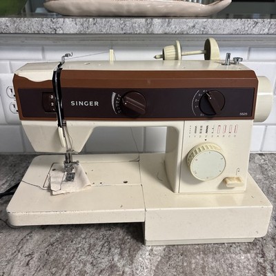 Vintage Singer Model 5525 Sewing Machine  Metal Heavy Duty! Free Arm, Working!