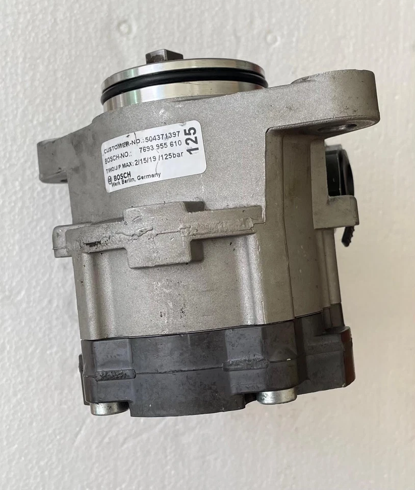 BOMBA HIDRÁULICA BOSCH DIRECCIÓN 7693955610 MITSUBISHI FUSO CANTER Foto 2 de 3