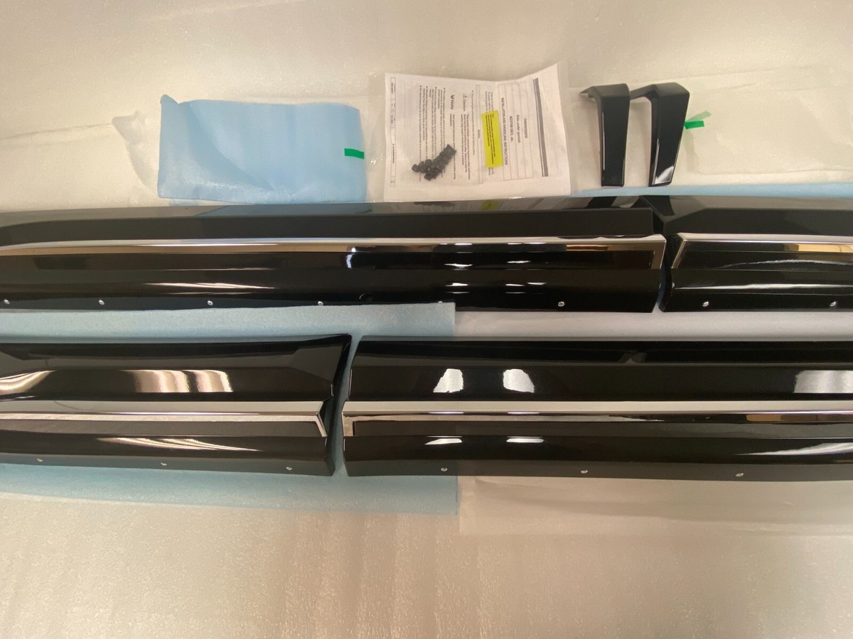 2022-24 Mitsubishi Outlander side effect rocker molding Black