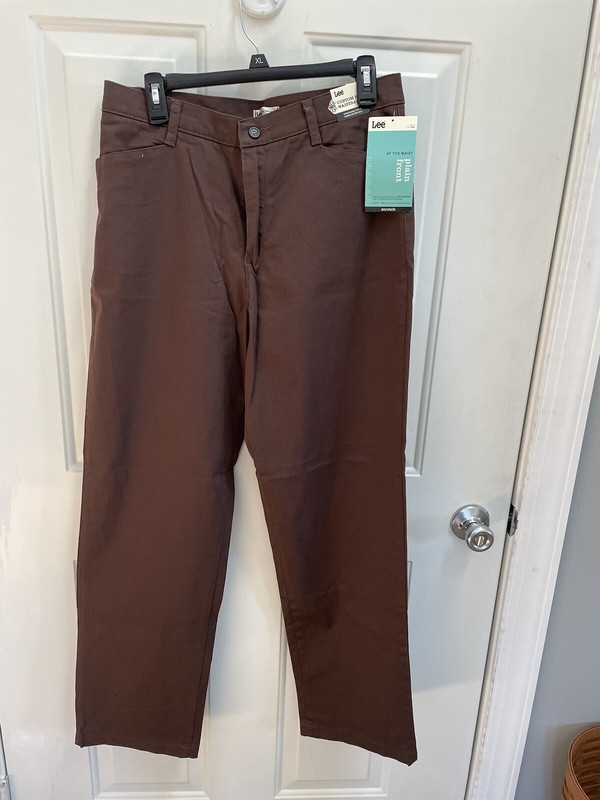 Women's Lee Stretch at the waist relaxed fit 12 medium NWT brown pants 