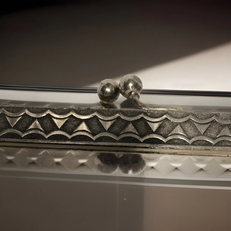 ANTIGA MOLDURA DE BOLSA DE PRATA ALEMÃ DESIGN BORBOLETA RETANGULAR ESTAMPADA - Imagem 2 de 4