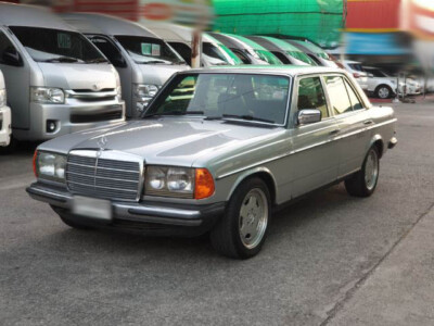 for MERCEDES BENZ W123 Rear Right Left RH LH Weatherstrip Door 