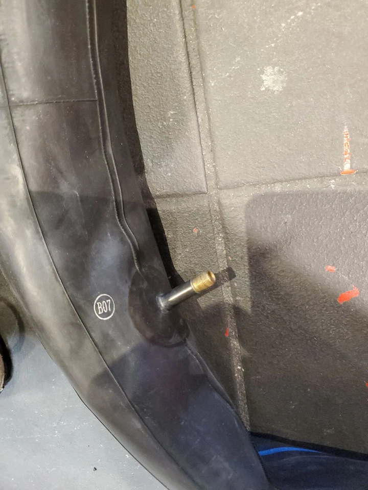 CST 26" x 4.0-4.8" Fat Tire Bicycle Tube, 32mm Schrader Valve, Open Box - Single - Image 3 of 4