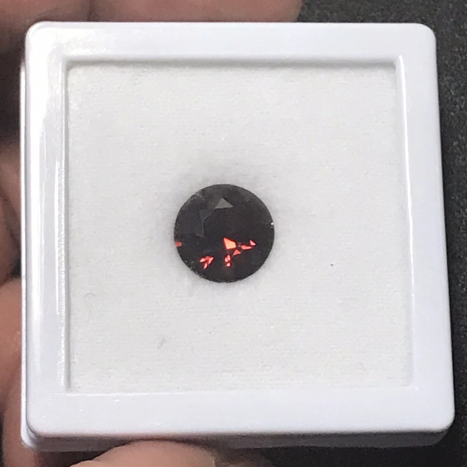 Garnet Gemstone Natural Loose 5.92 Carat Round Cut Gem Genuine 12mm - Image 3 of 4