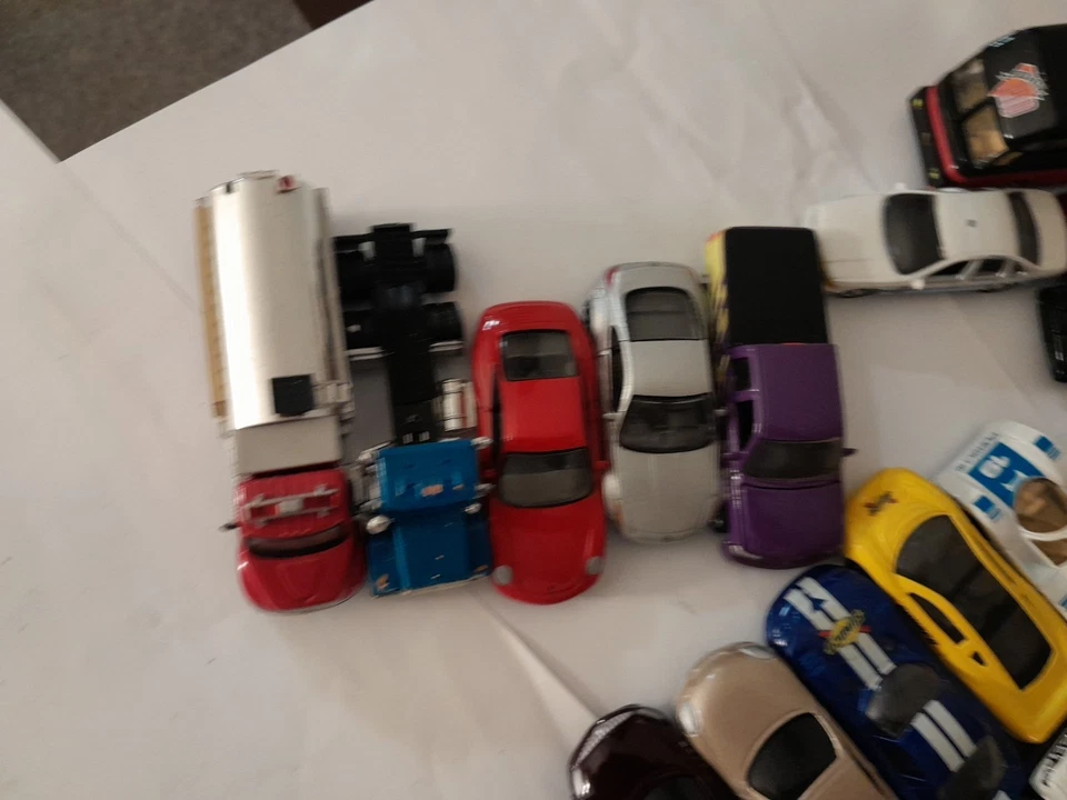 Lot Of 30 Plus Die Cast Cars, 7 Old Matchbox, 3 Old Hot Wheels, 16 Maisto - Image 3 of 4