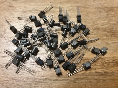 RESTPOSTEN 50 x FAIRCHILD 2N3417/2N3416 NPN TRANSISTOR, FUZZ, PEDALEFFEKTE (IS-765)