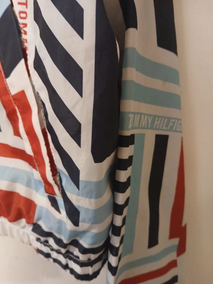 Jaqueta corta-vento Tommy Hilfiger grande esporte waterstop malha listra bandeira - Imagem 4 de 4