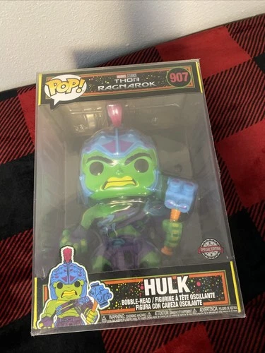 Funko Pop Hulk Target Exclusive Blacklight Thor Ragnarok Marvel #907