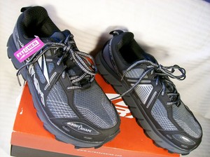 altra hiking shoes