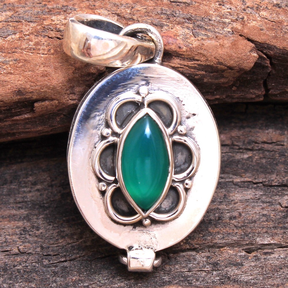 Green Onyx Gemstone Handmade Poison Box Pendant 925 Sterling Silver Jewelry
