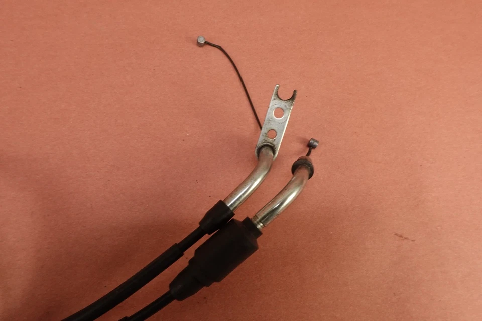 Líneas de cables obturadores del acelerador Suzuki GSXR600 2008-2010 Foto 3 de 4