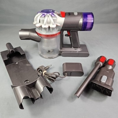 Dyson V8 SV25 Motor Head Origin Cordless Vacuum Cleaner Charger & Attachments