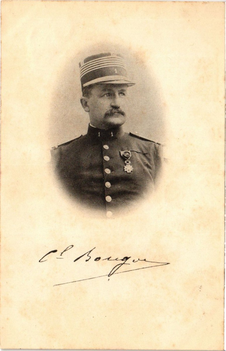 CPA MILITARIA carte photo - groupe militaires