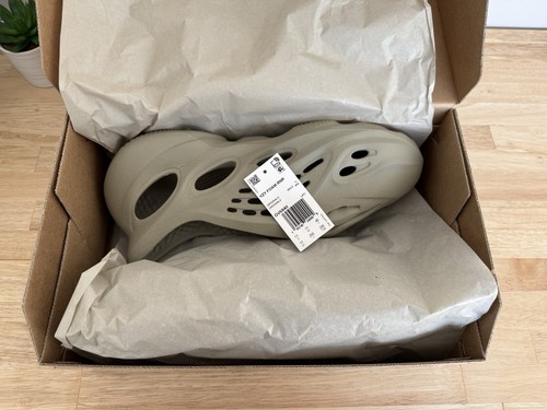 adidas Yeezy Foam RNR Stone Salt - Picture 10 of 10