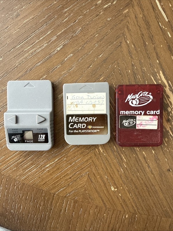 Madcatz PlayStation Memory Cards - 3 Memory card lot