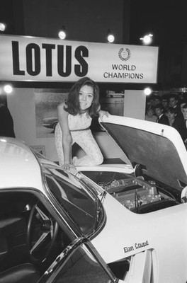 Diana Rigg Avengers poses on a Lotus Elan show October 1965 Old Photo