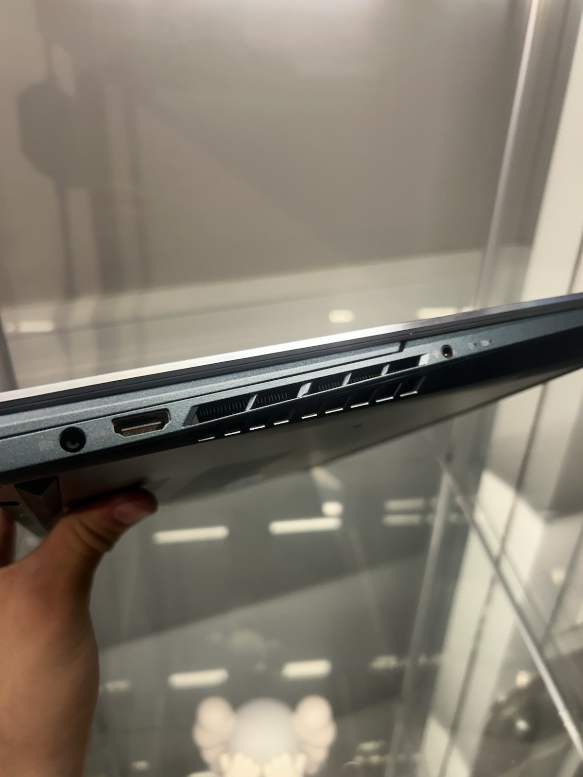 ASUS ZenBook Pro Duo, 15.6-Inch Laptop, with Intel Core i7 10th Gen., 1 TB SSD (Solid State Drive), Windows 11 Home