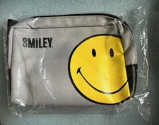 STARLUX Airlines x Smiley Premium Economy Amenity Kits by WESSCO Gray Pouch NEW