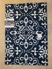 Accent Rug 20x30 Blue And White