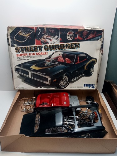 Vintage MPC Street Charger Modellbausatz im Maßstab 1:16 siehe Bilder teilmontiert '78 - Bild 6 von 23