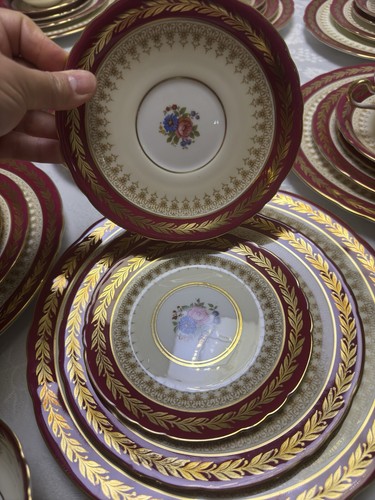 Vtg AYNSLEY WESTMINSTER MAROON LAURELS 5 PCS PLACE SETTING For 8 People - Picture 7 of 14