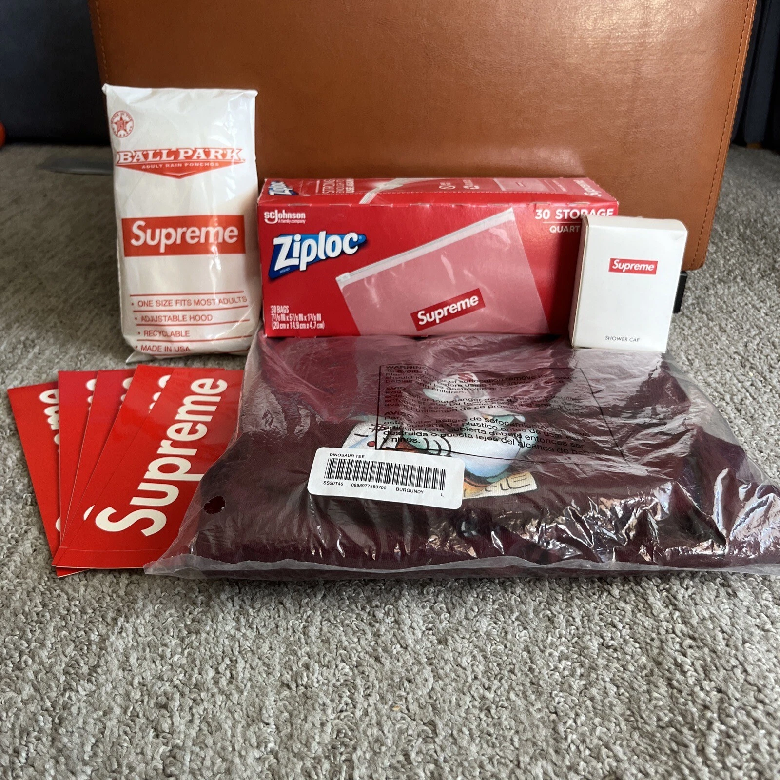 Supreme Accessories Bundle avec T shirt