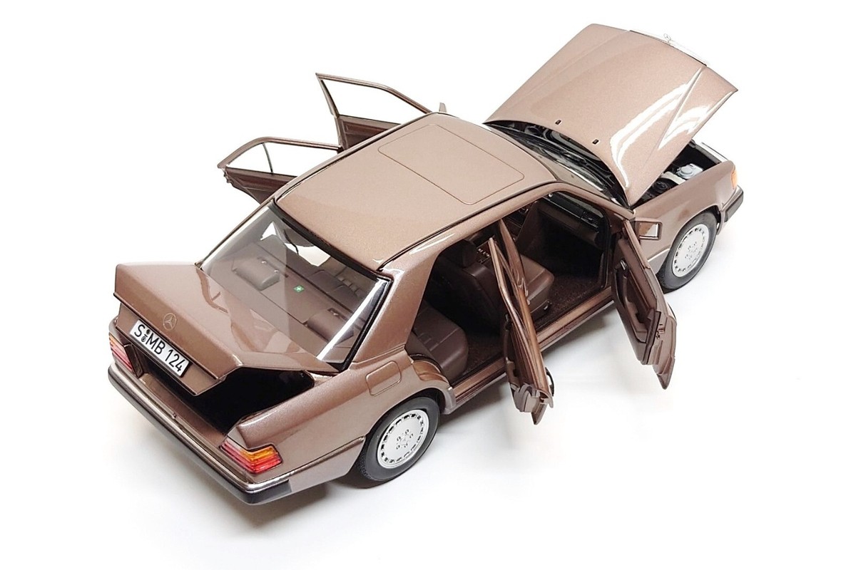 Norev 1:18 Mercedes-Benz 230E (W124) in Rosewood Metallic Norev 1:18 Mercedes-Benz 230E (W124) in Rosewood Metallic