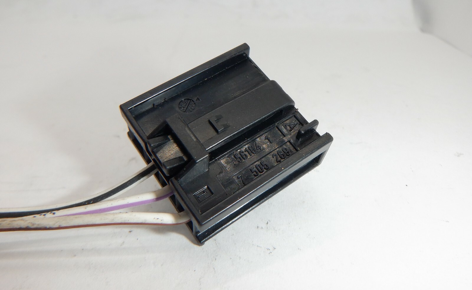 2008 BMW E60 535i 4 PORT W/ 3 PIN WIRING CONNECTOR 7505269 USED | eBay