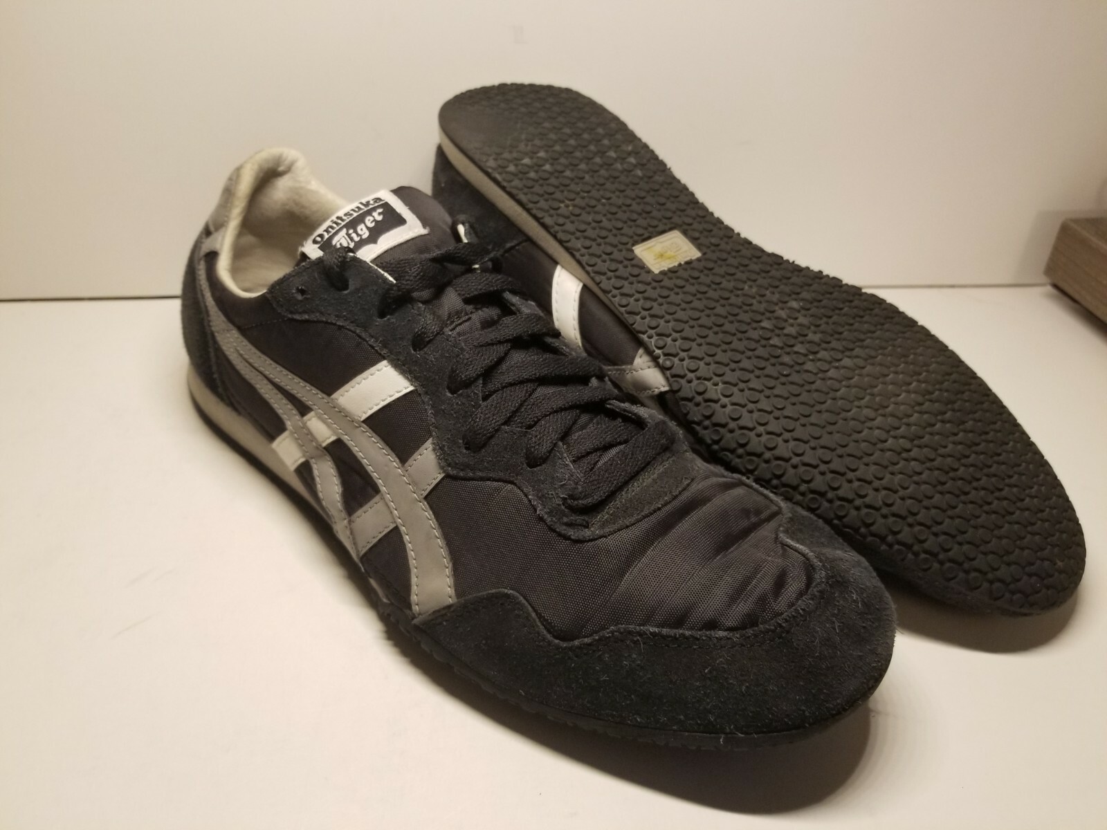 Onitsuka Tiger Serrano D109k 2301 Fierryred White Grey Size 7 For Sale Online Ebay Onitsuka Tiger Serrano D109k 2301 Fierryred White Grey Size 7 For Sale Online Ebay
