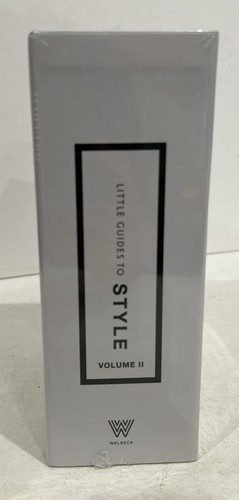 Little Guides To Style Volume II A HISTORICAL REVIEW OF FOUR FASHION ICONS (B15) - Imagen 3 de 5