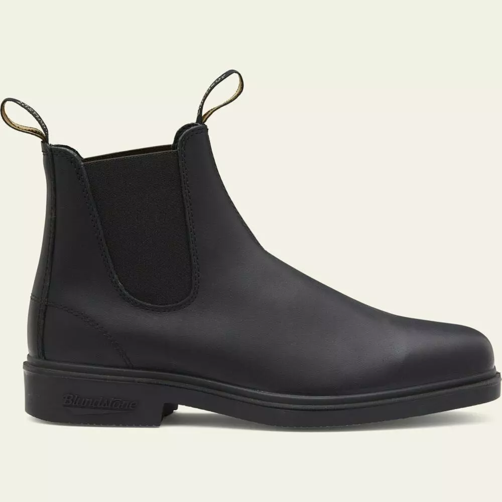 Blundstone Classic Chelsea 068 Boots The Chisel Toe in Black Leather for Women