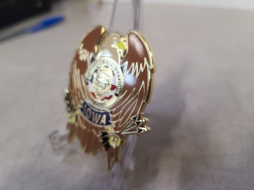 Coralville Police Deparment Iowa Challenge Coin - Picture 7 of 8