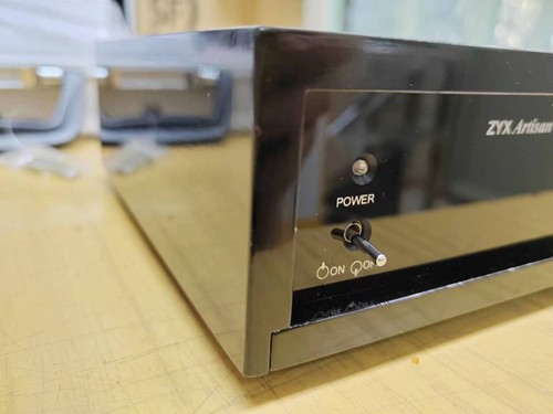 ZYX Artisan 2 Urushi Black Phonostage Amplifier 100-240V, Made in Japan - Picture 9 of 13