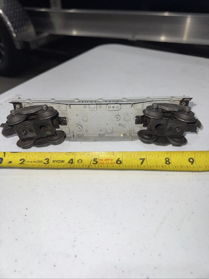 Vintage Lionel #6411 Gray Metal Log Flat Freight Car No Logs Included READ DESC - Image 2 of 3