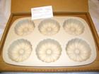 The Pampered Chef Classics Stoneware 6-Mini Fluted Bunt Pan #1441 NEW IN BOX