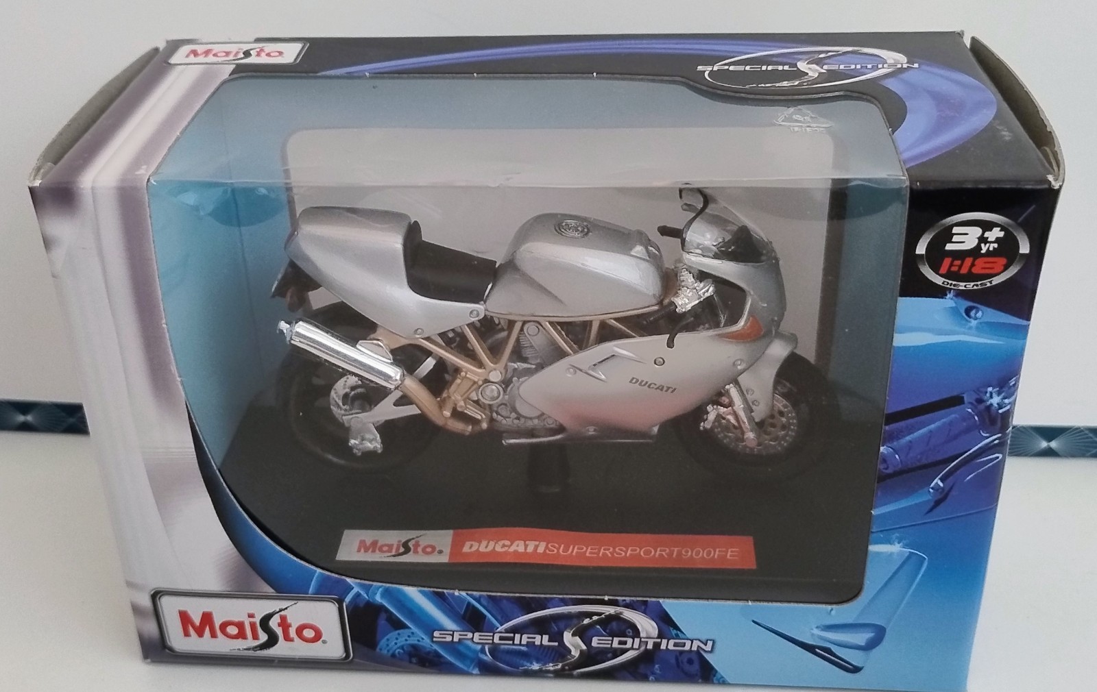 Maisto - DUCATI Supersport 900FE - Die Cast Motorbike Model Scale 1:18