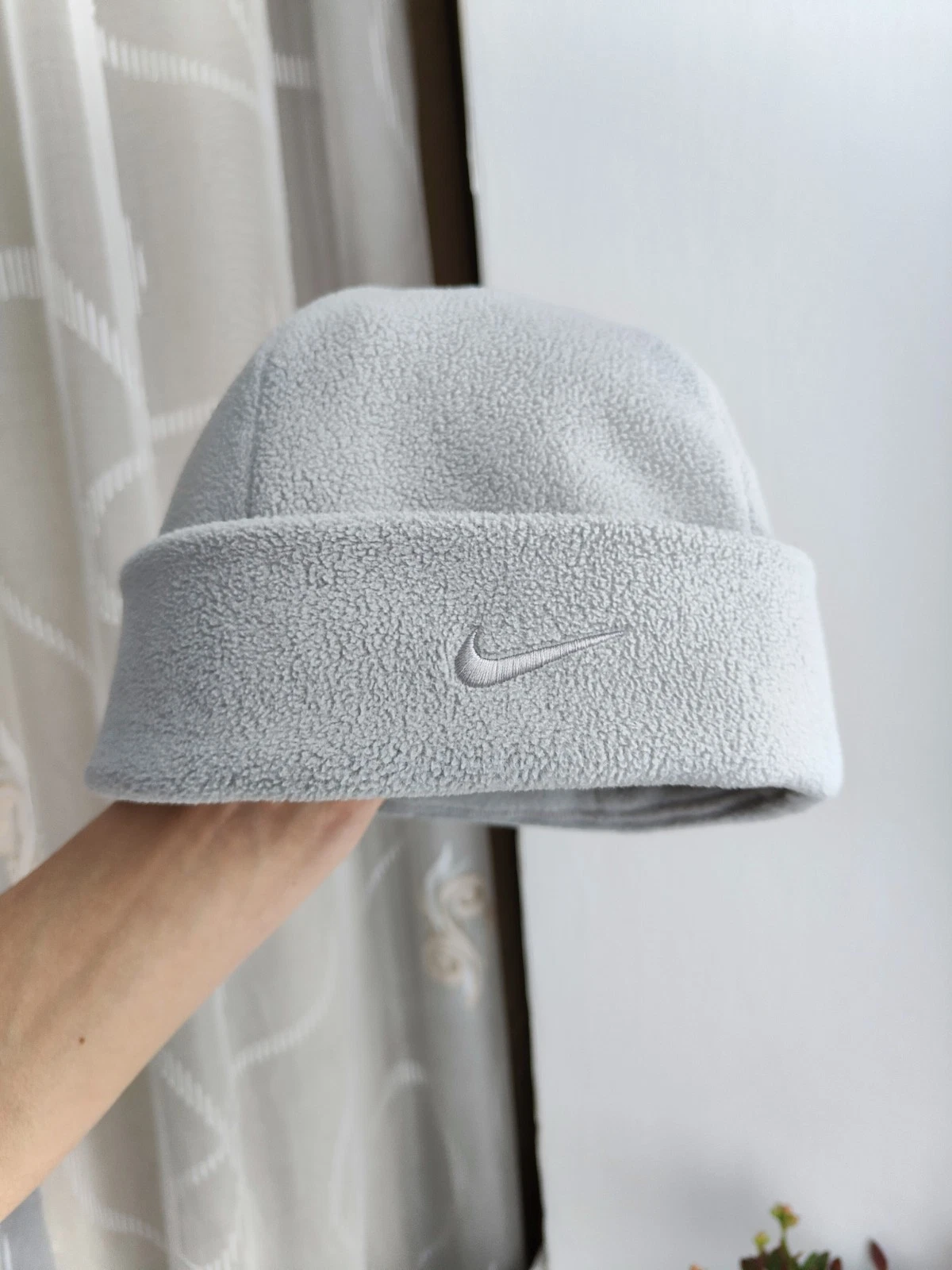 Nike Athletic Reversible Fleece Beanie Hat Vintage Grey Silver Swoosh Skull Cap