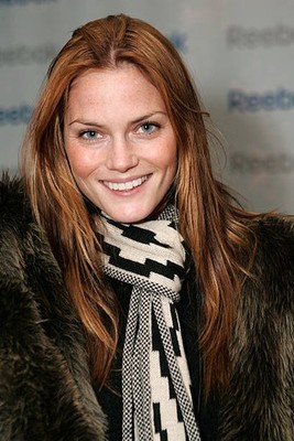 Actress Mini Anden attends the Kari Feinstein Style Lounge on Janu- Old Photo 1