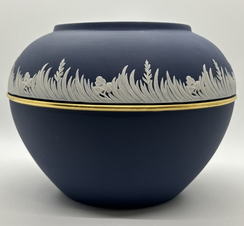 Golf Trophy, Wedgwood, Blue Jasperware, 2003 WGC-American Express #42 of 120