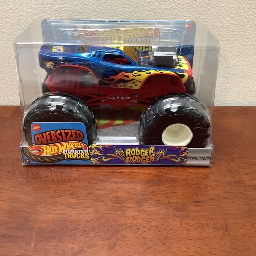 Monster Trucks Rodger Dodger 2025 Hot Wheels de gran tamaño 1:24 ~ totalmente nuevos