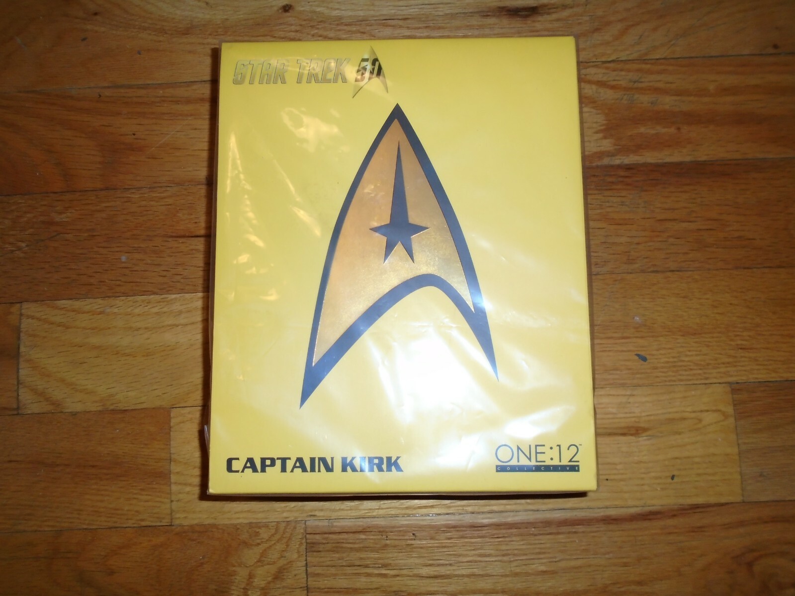 ONE 12 COLLECTIVE STAR TREK JAMES KIRK ACTION FIGURE MEZCO TOYZ MIMB ONE 12 COLLECTIVE STAR TREK JAMES KIRK ACTION FIGURE MEZCO TOYZ MIMB