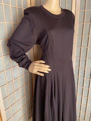 EUC vintage 80's Karen Alexander plum wool fit & f