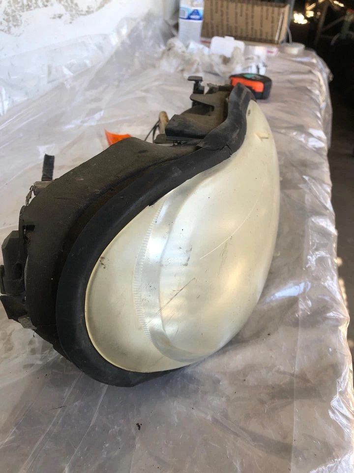 1997 CHEVROLET MALIBU Front Headlamp Assembly Right Passenger Side RH Used - Image 3 of 4