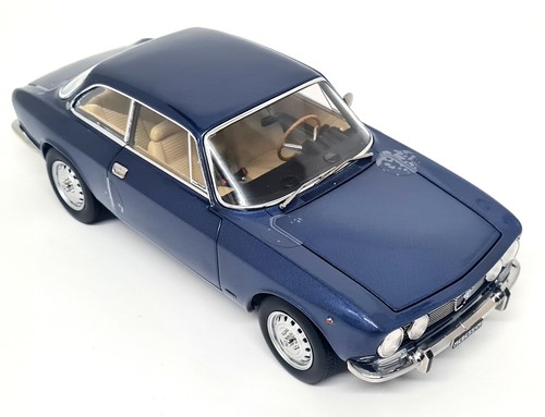 Norev 1/18 - Alfa Romeo 2000 GTV 1973 Metallic Blue Diecast Scale Model Car - Picture 9 of 9