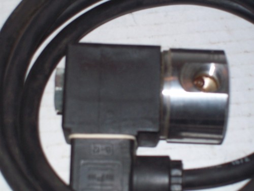 VERSA ESM-3301-34-HC-A120 3 VIE 1/4NPT NC 150PSI 120VAC P1061 - Foto 4 di 5
