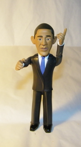 BARACK OBAMA ACTION FIGURE 6" Bambola Tuta Cravatta Urban Vinyl Post - Presidente N.M. - Foto 2 di 6